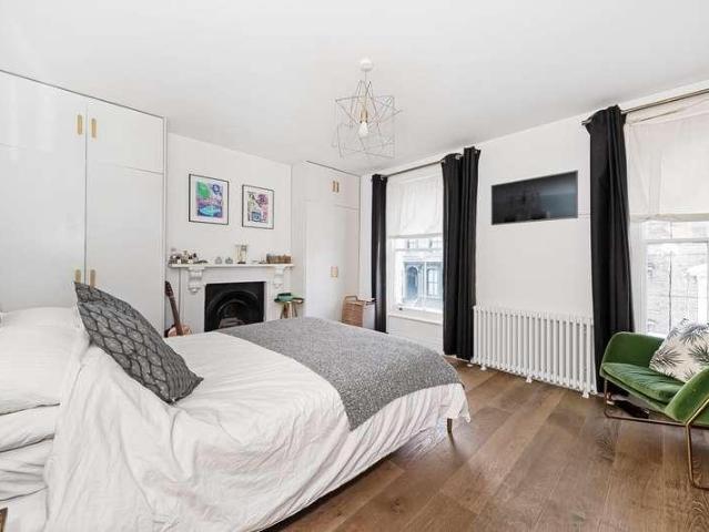 House for sale in Herne Hill, Greater London