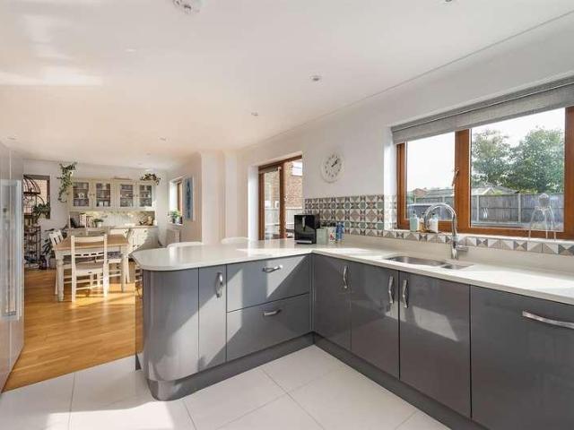 House for sale in Beltinge, The Bridge