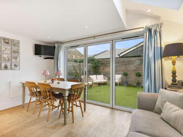 House for sale in Rufus Business Centre, Greater London