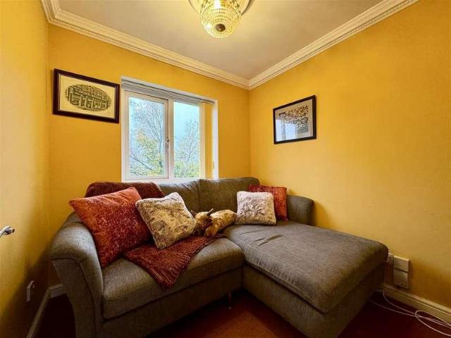 House for sale in Huddersfield, Longley