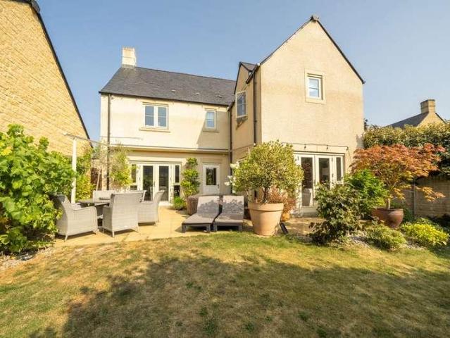House for sale in Fossebridge, Gloucestershire