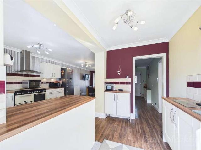 House for sale in London Borough of Croydon, Selsdon