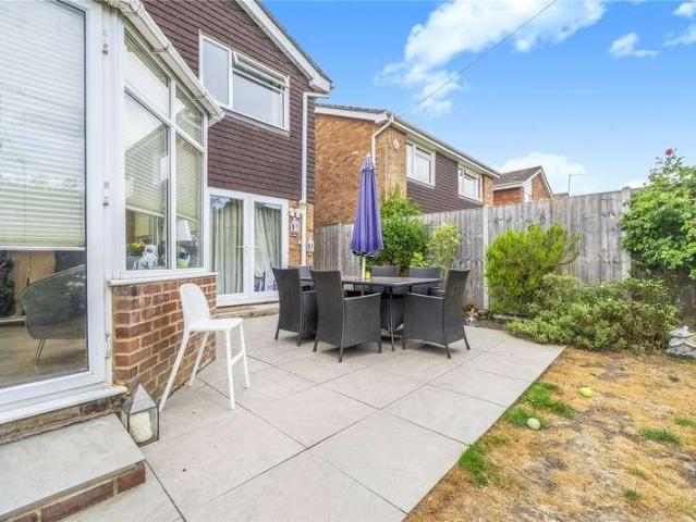 House for sale in West End, Heol-las