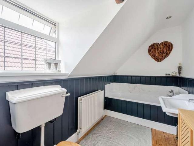House for sale in Pachesham Park, Surrey