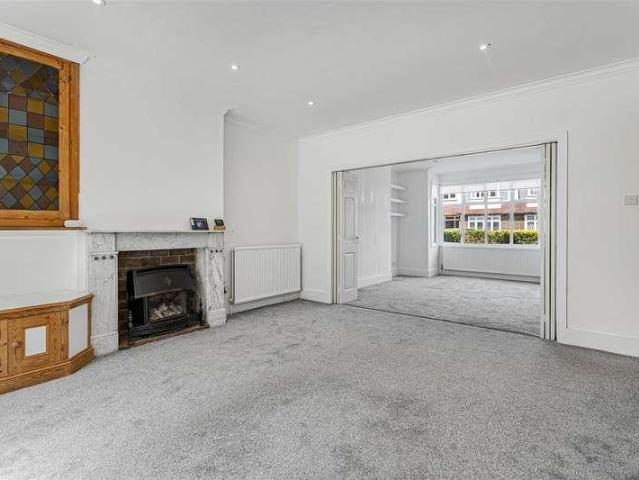 House for sale in New Malden, Greater London