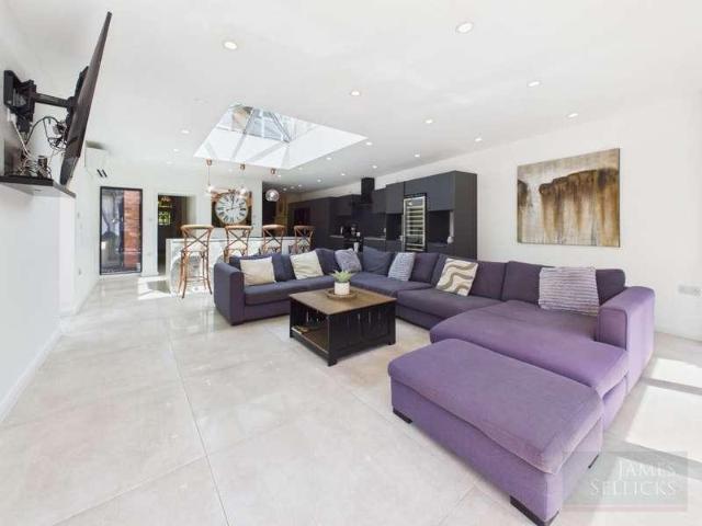 House for sale in Old Wharf, City Of Leicester