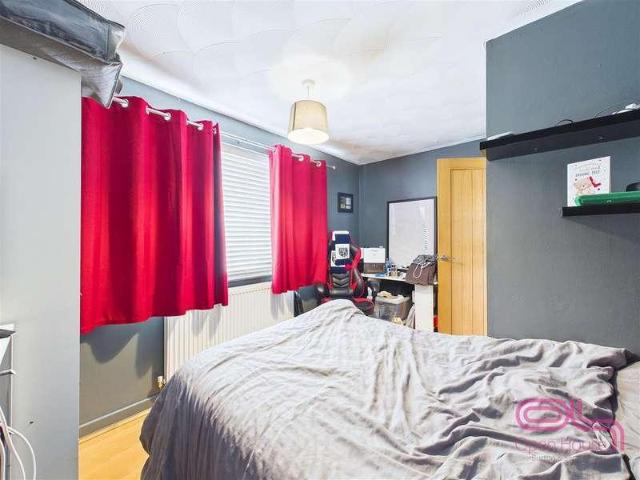 House for sale in Swadlincote, East Midlands