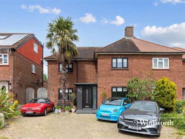 House for sale in High Barnet, Greater London