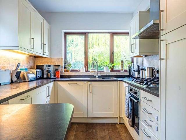 House for sale in Ashlyns Estate, Pouchen End