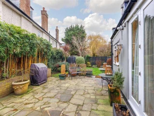 House for sale in Crouch End, Greater London
