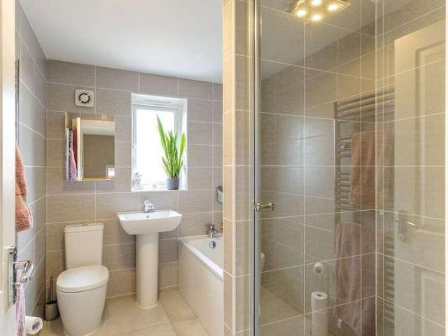 House for sale in Barton In Fabis, East Midlands