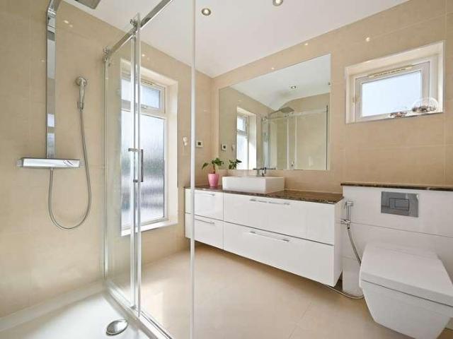 House for sale in Lane, Greater London