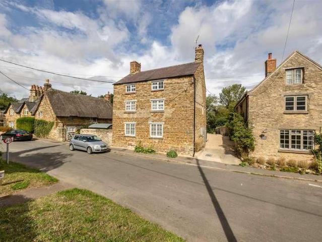 House for sale in Evershot, Oxfordshire