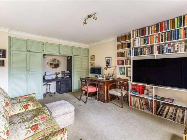 House for sale in Royal Borough of Kensington and Chelsea, Greater London