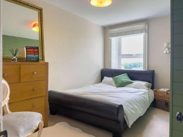 House for sale in Lower Wyke, West Yorkshire