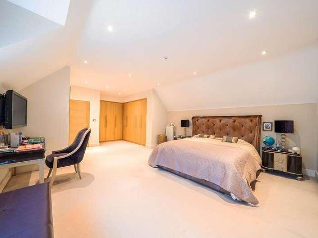 House for sale in Pinner, Greater London