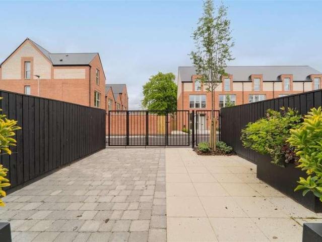 House for sale in Georgia, Greater Manchester