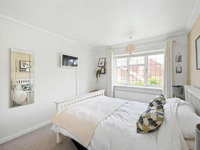 House for sale in Stoke Mandeville, Buckinghamshire