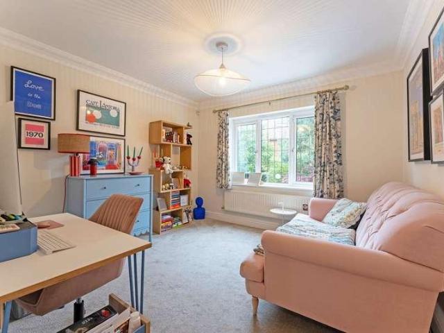 House for sale in Barton Seagrave, North Northamptonshire