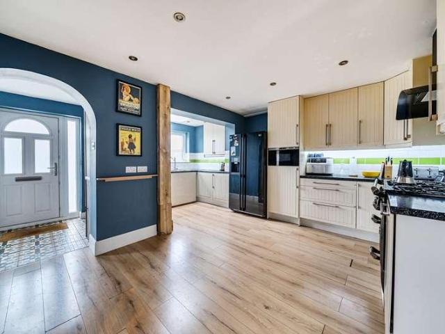 House for sale in Lower Green Esher, Blackhills
