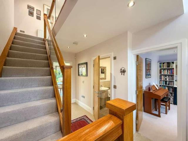 House for sale in Holmfirth, Honley