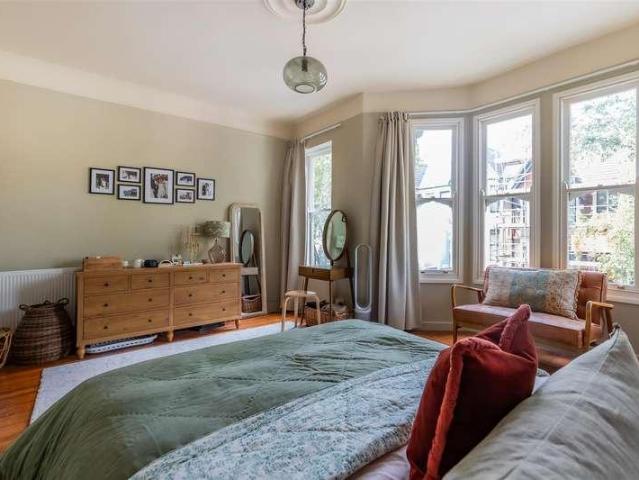 House for sale in Plasnewydd, Falcon Lodge