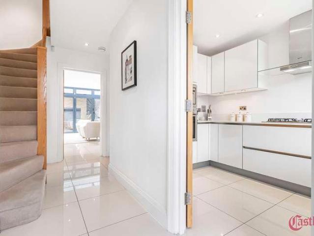 House for sale in Crouch End, Greater London