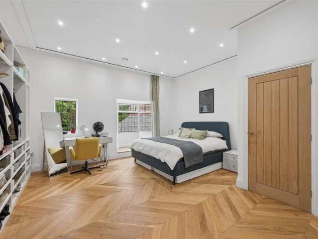 House for sale in Oldfield Brow, Trafford Park