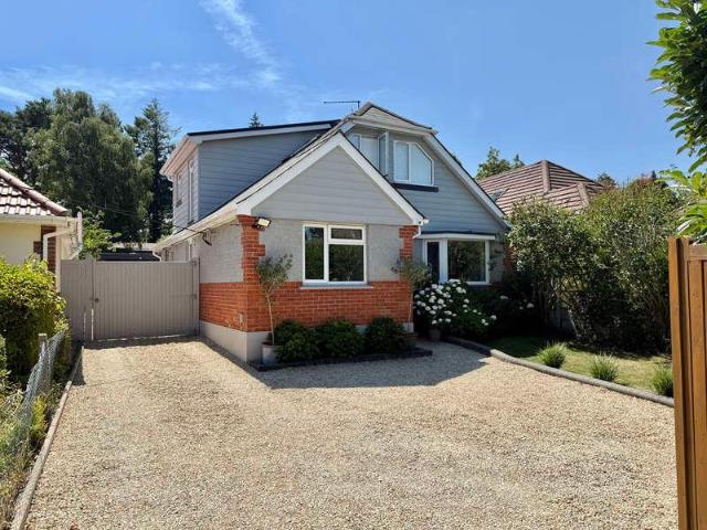 House for sale in Tricketts Cross, Ferndown