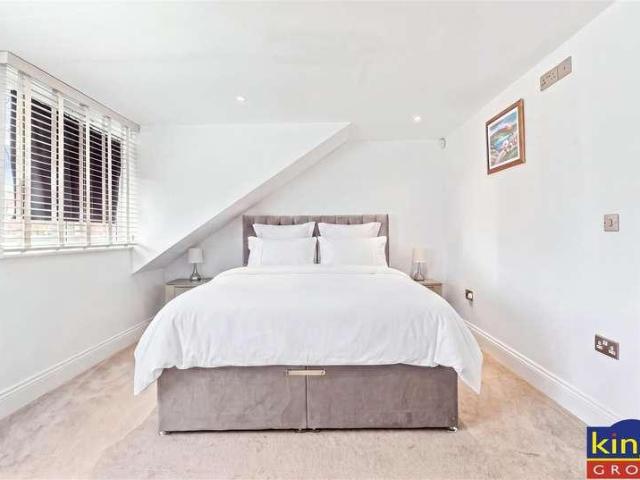 House for sale in Debden Green, Epping