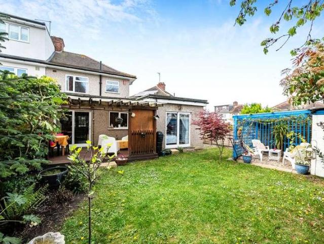 House for sale in Charville, Greater London