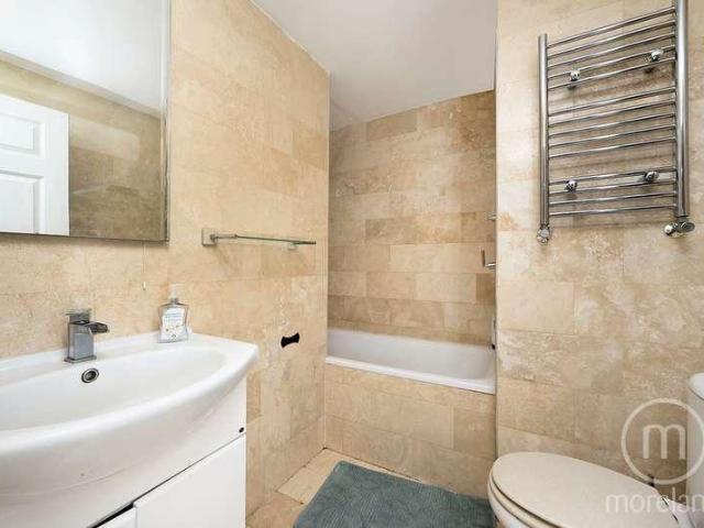 House for sale in Golders Green, Greater London