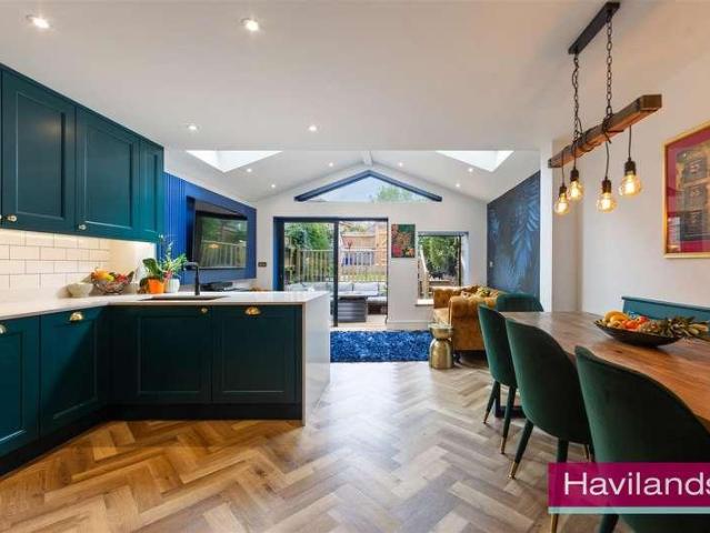 House for sale in Oakwood, Greater London