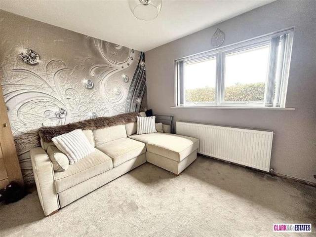 House for sale in Clyst St. George, Budlake