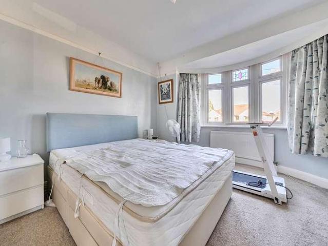 House for sale in Knaphill, Woking