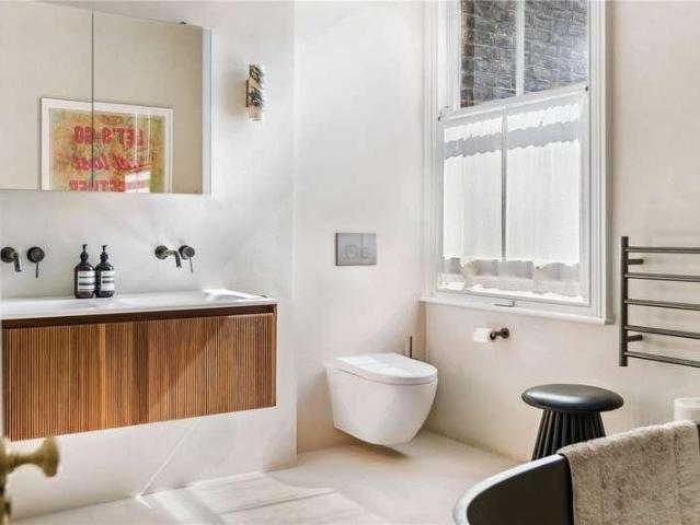 House for sale in Stoke Newington, Greater London