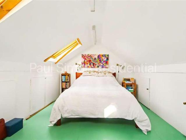 House for sale in Greater London