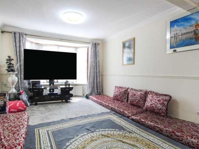 House for sale in Hayes, Greater London