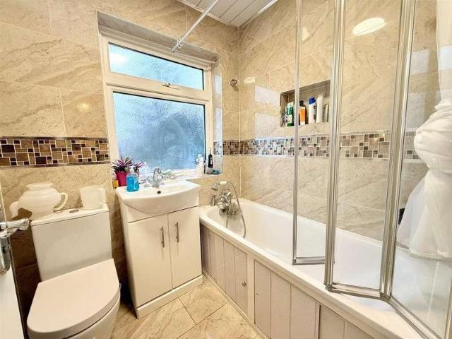 House for sale in South Chingford, Greater London