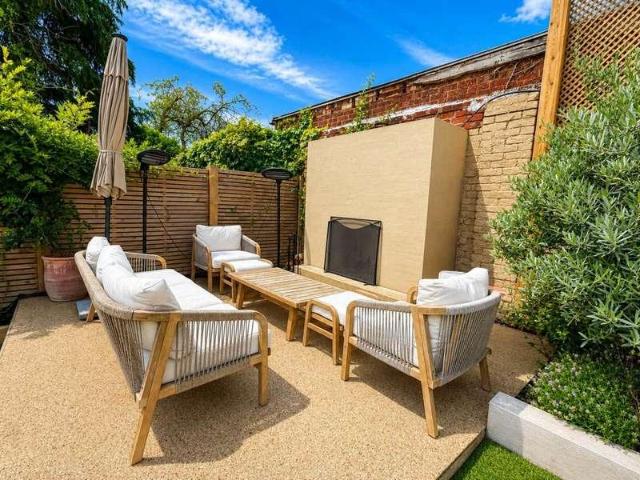 House for sale in Elstree and Borehamwood, Elstree