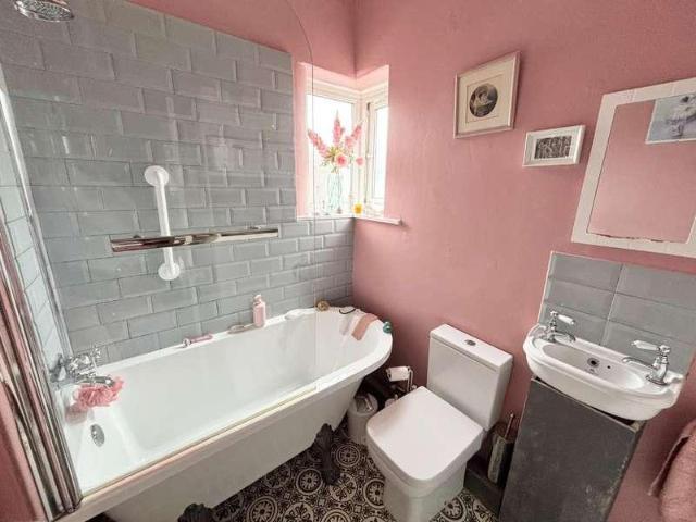 House for sale in Georgia, Greater Manchester