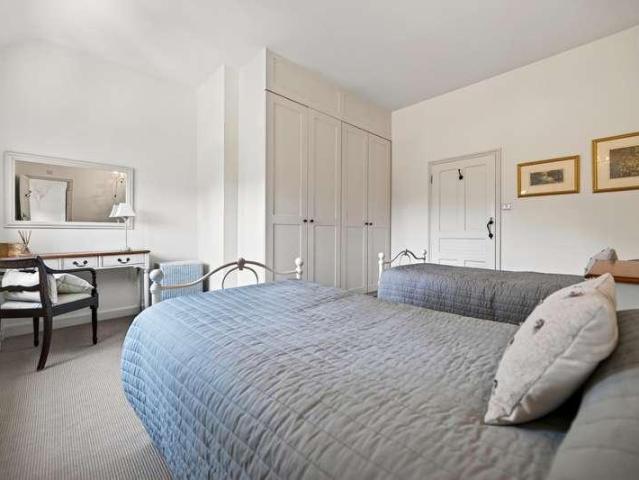 House for sale in Burchett's Green