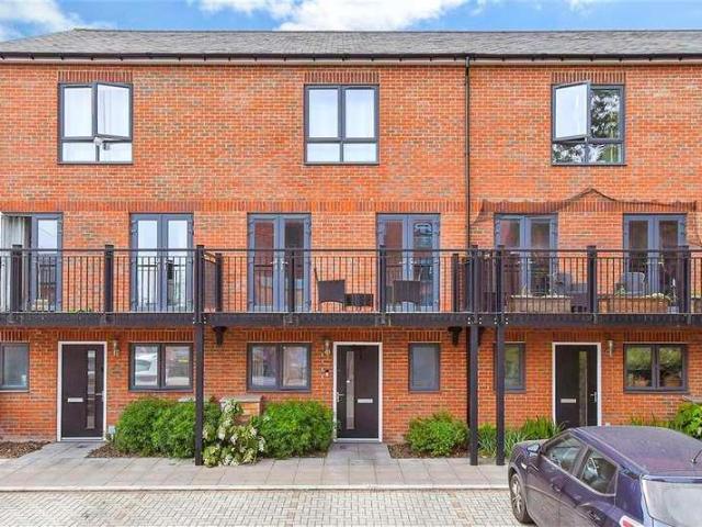 House for sale in Chichester, Littlecote