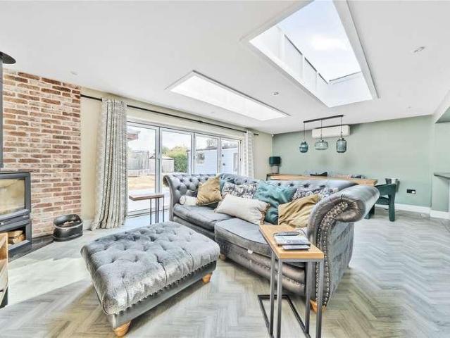 House for sale in Dale Hill, Essex
