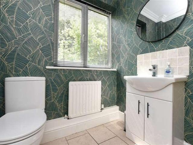 House for sale in Hillview, Surrey