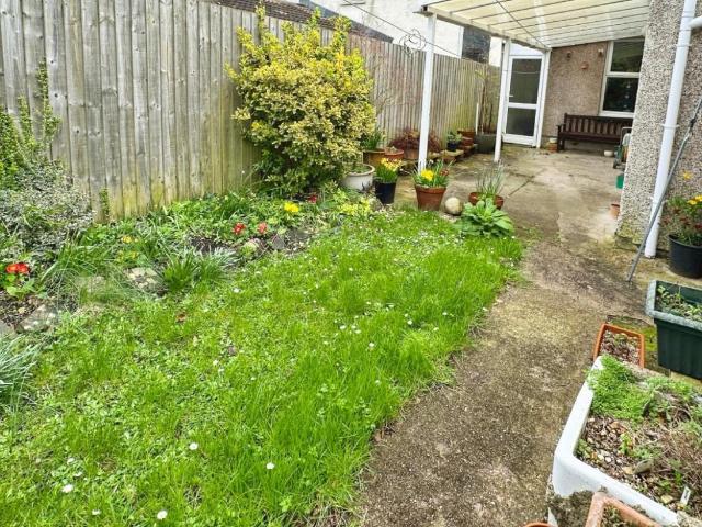 House for sale in Kingswood