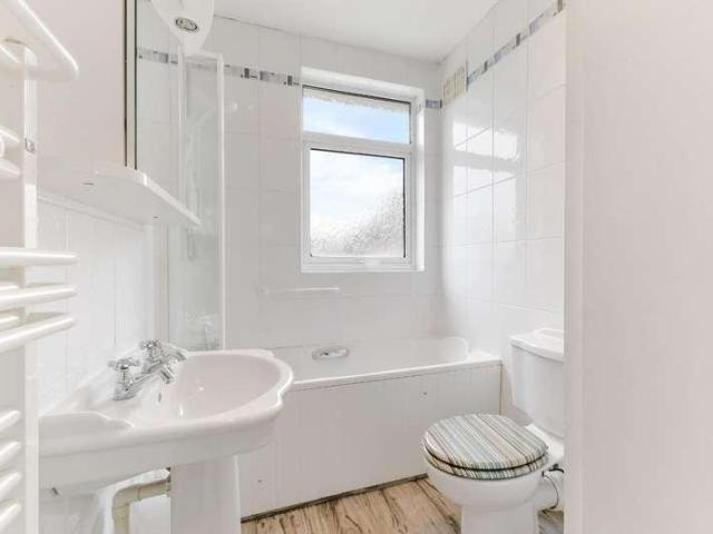 House for sale in Worcester Park, Worcester Park