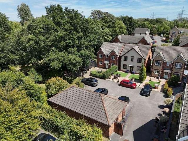 House for sale in Coedkernew, Wales