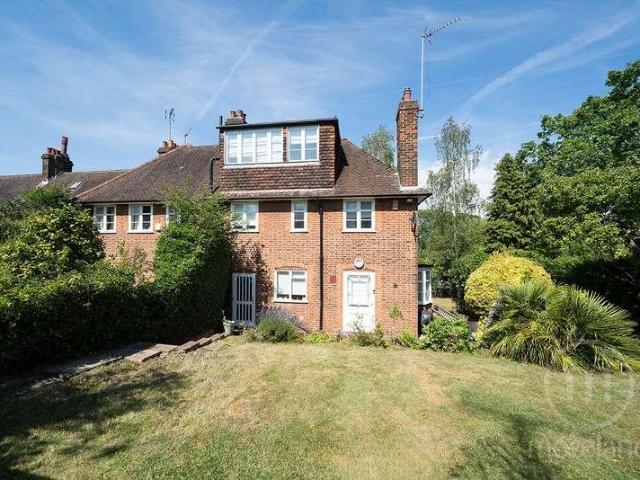 House for sale in Temple Fortune, Greater London