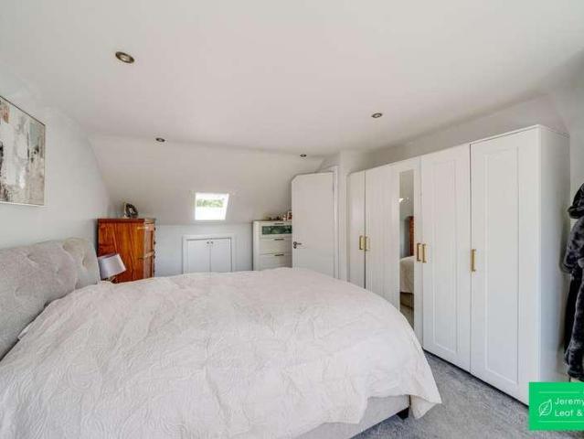 House for sale in North Finchley, Greater London
